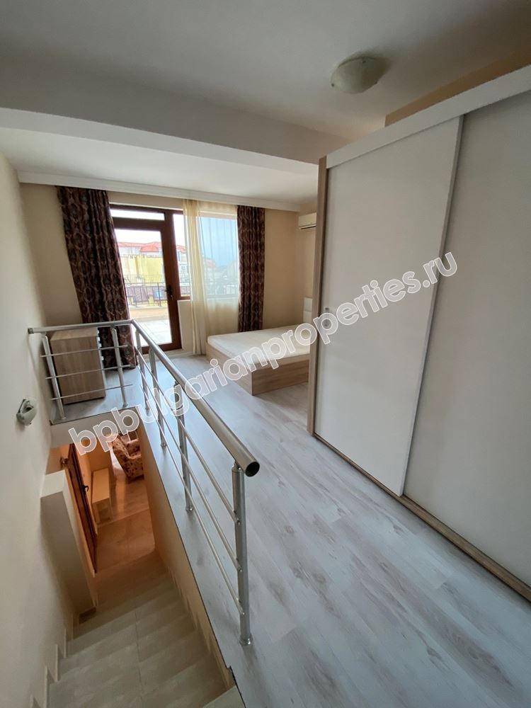 Меблированная двухуровневая квартира в доме без таксы поддержки, Несебр