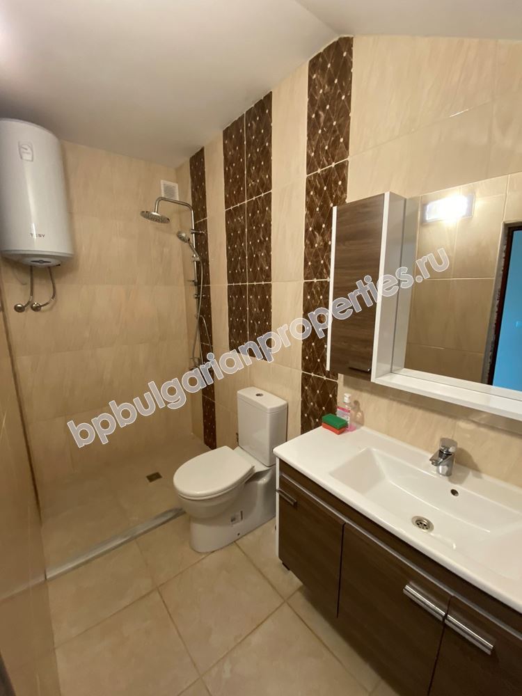 Меблированная двухуровневая квартира в доме без таксы поддержки, Несебр