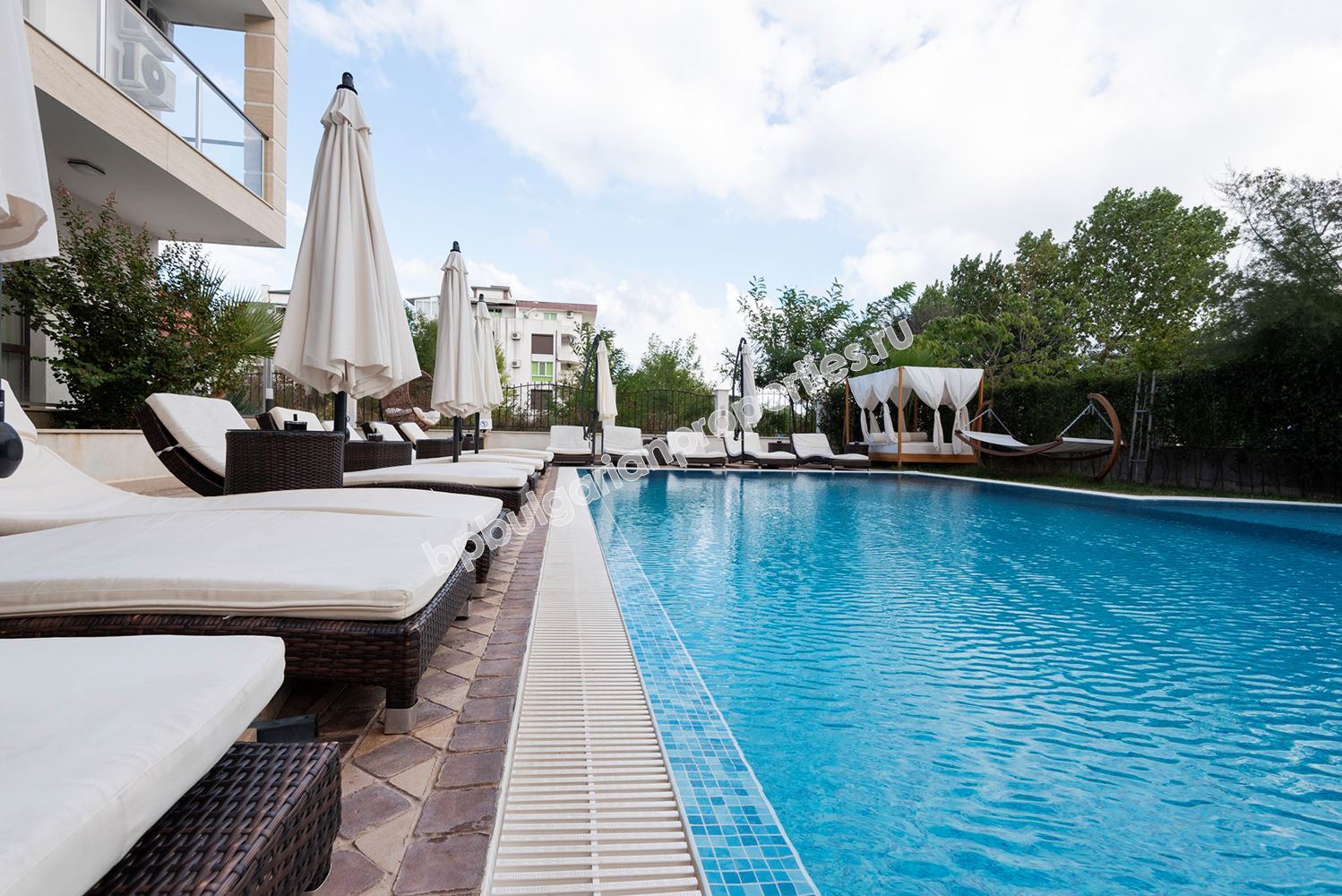 Элитная недвижимость на первой линии в Приморско