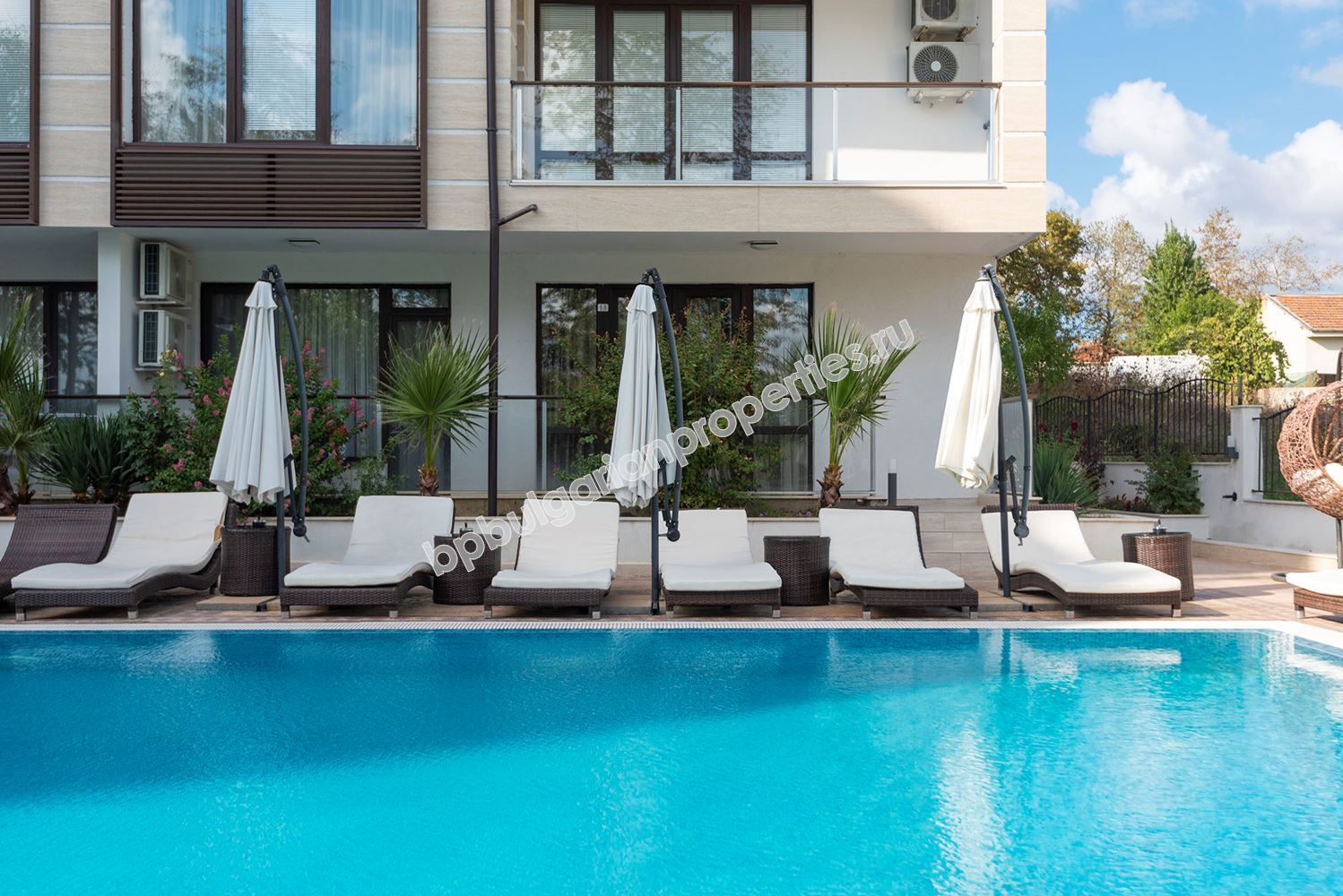 Элитная недвижимость на первой линии в Приморско