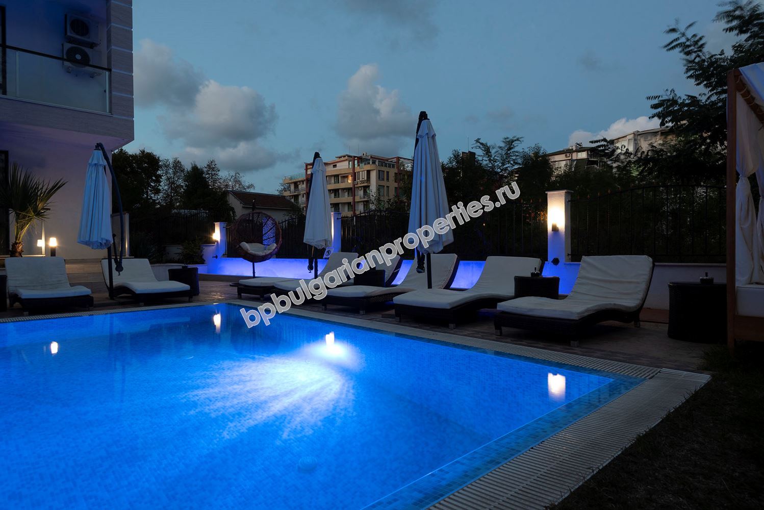 Элитная недвижимость на первой линии в Приморско