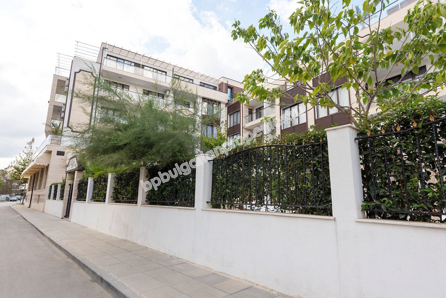 Элитная недвижимость на первой линии в Приморско