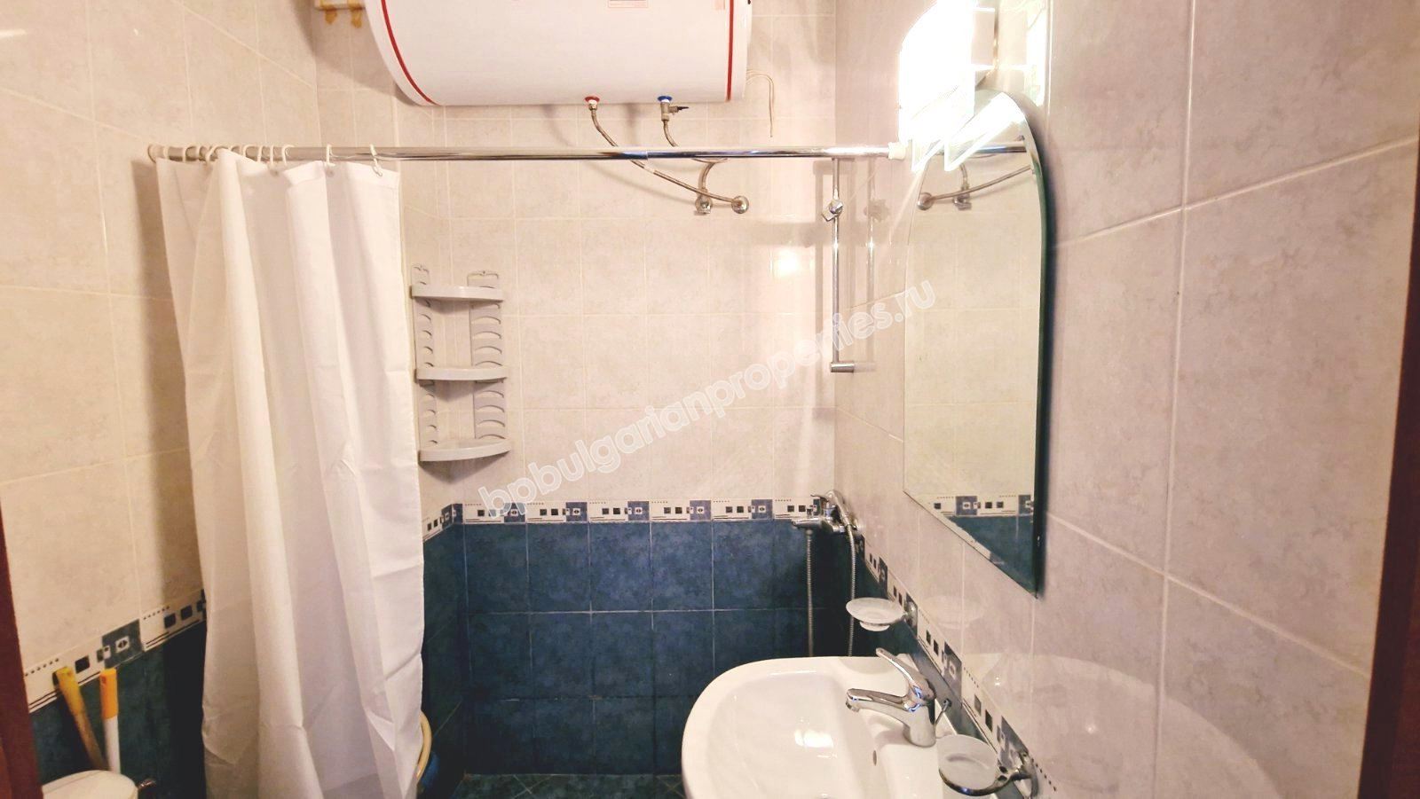 Просторная квартира с мебелью у подножия гор, близко от моря