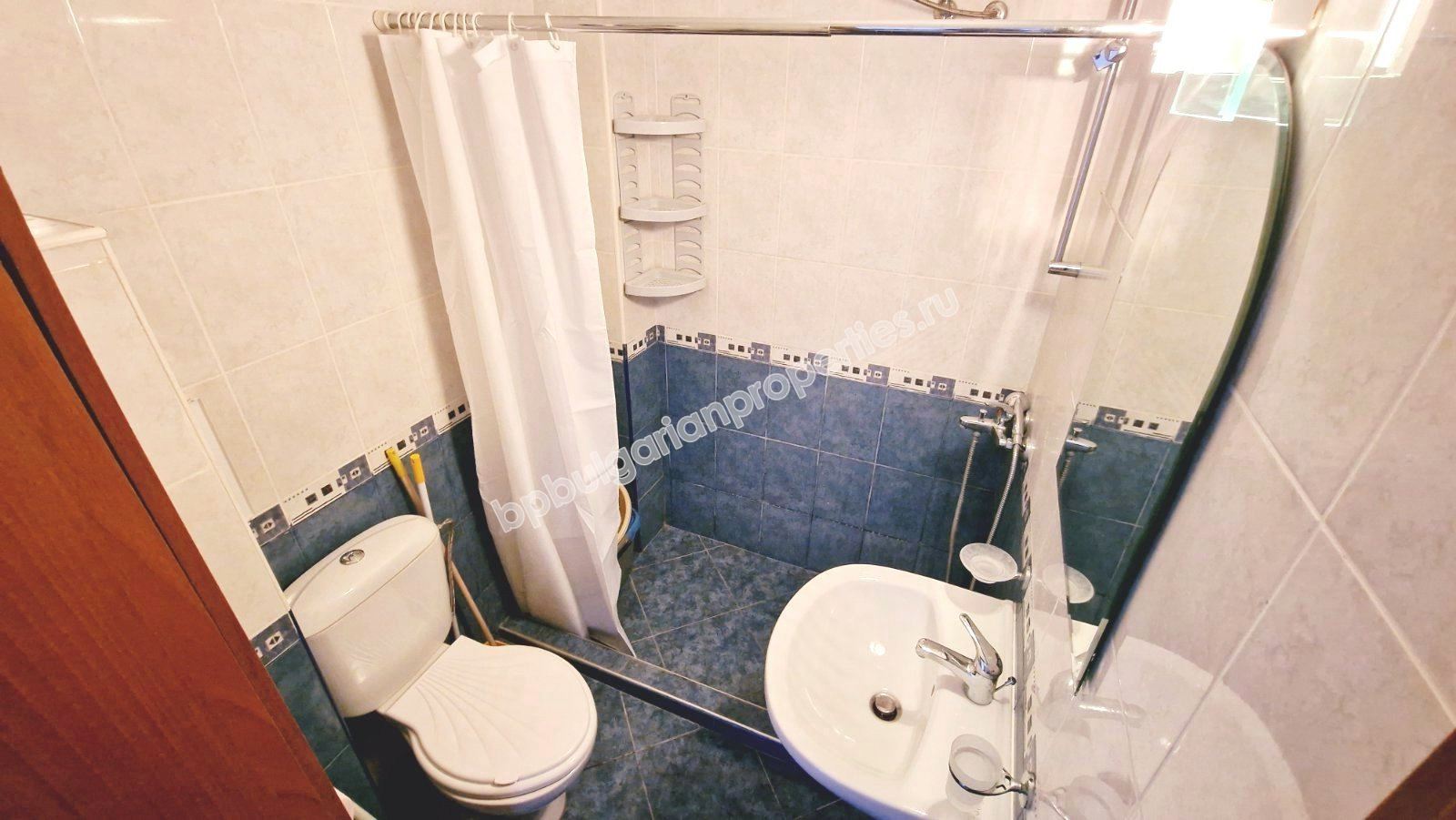 Просторная квартира с мебелью у подножия гор, близко от моря