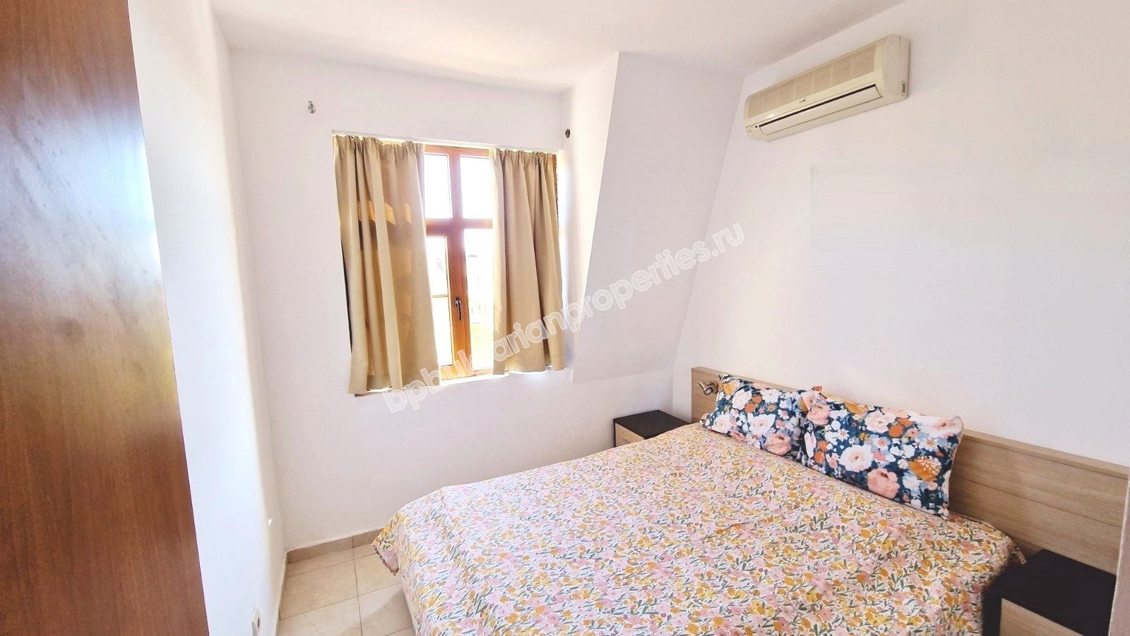 Просторная квартира с мебелью у подножия гор, близко от моря