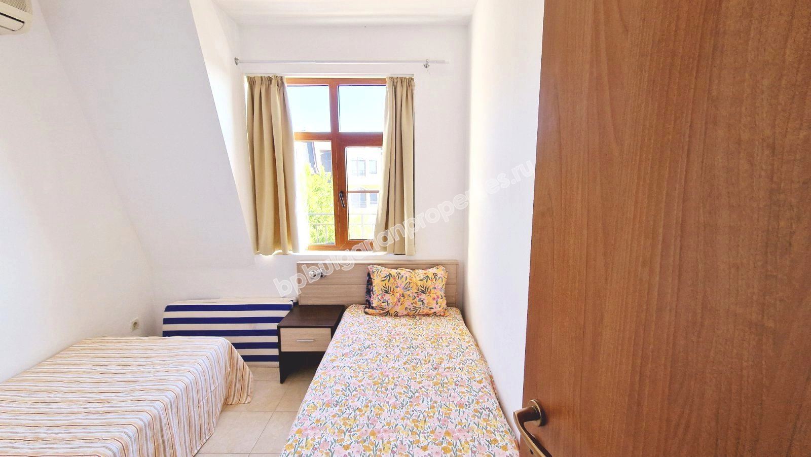 Просторная квартира с мебелью у подножия гор, близко от моря