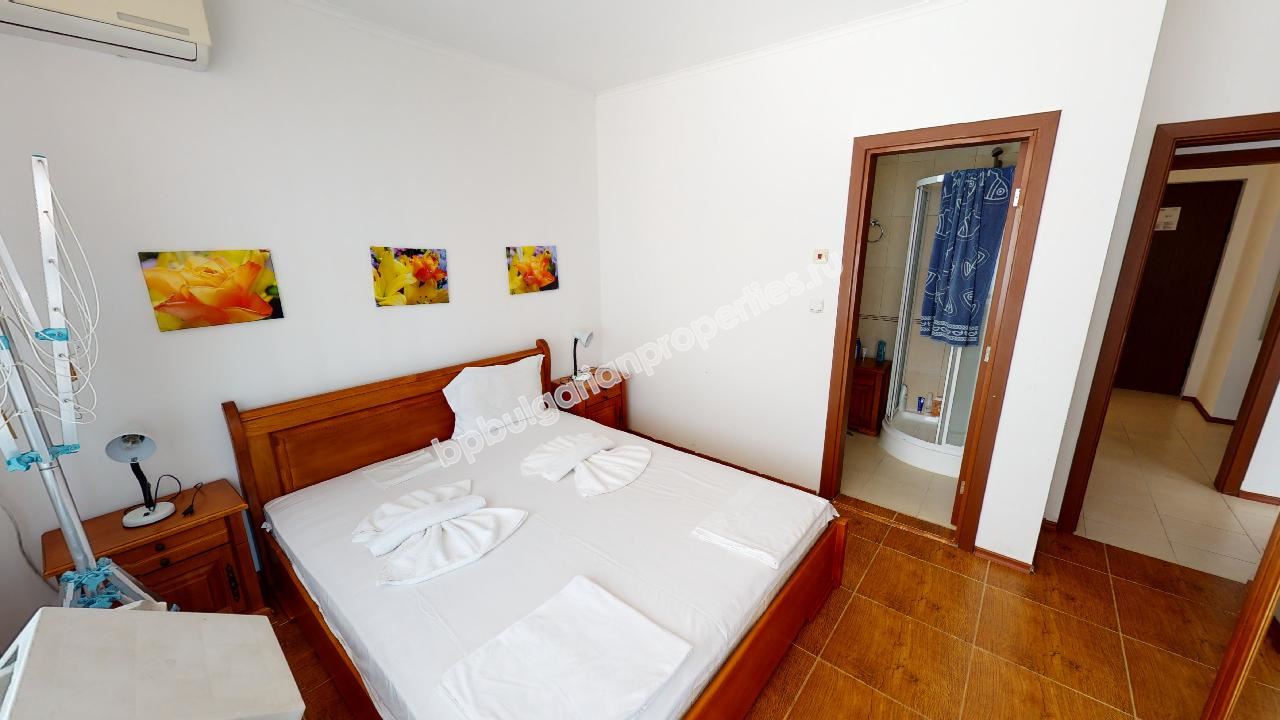 Меблированный дом-таунхаус у подножия гор близко от моря