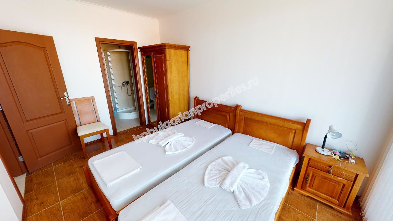 Меблированный дом-таунхаус у подножия гор близко от моря