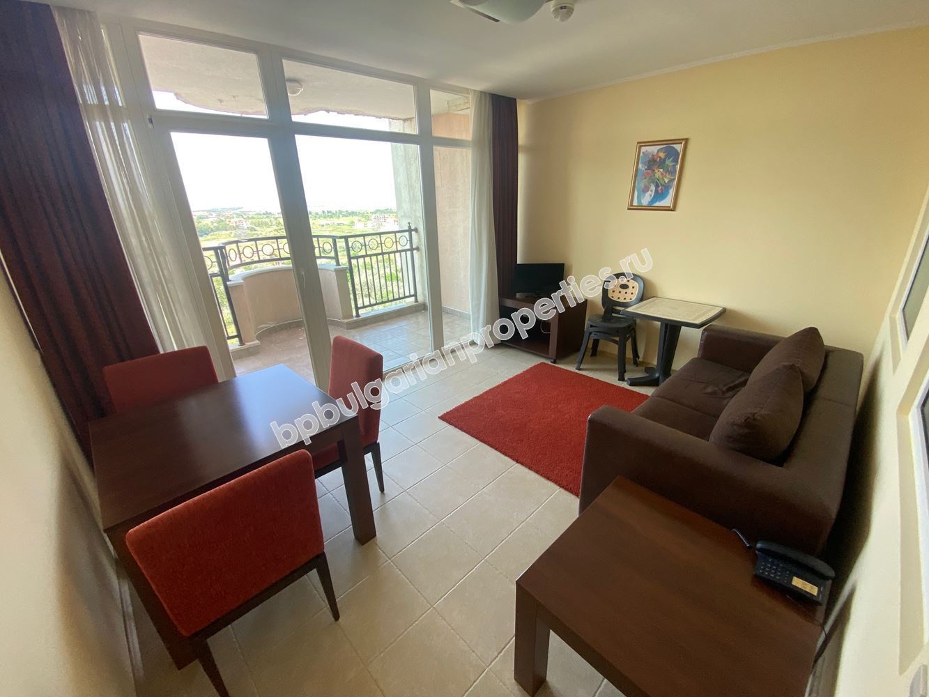 Двухкомнатная квартира в комплексе-люкс на первой линии