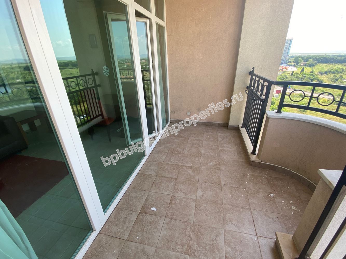 Двухкомнатная квартира в комплексе-люкс на первой линии