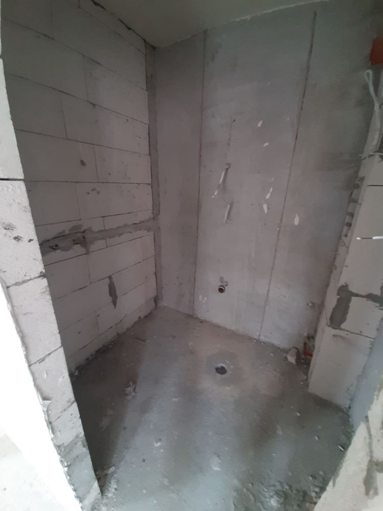 Двухкомнатная квартира в жилом доме близко от моря