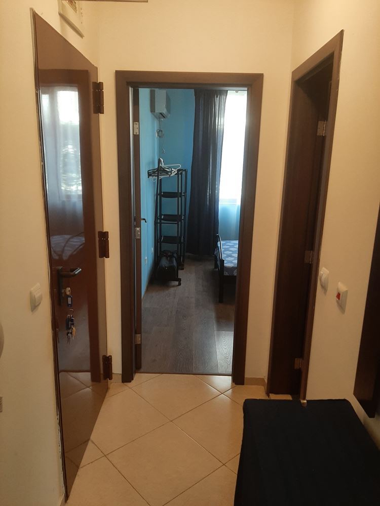 Двухкомнатная квартира в комплексе с бассейном близко от моря