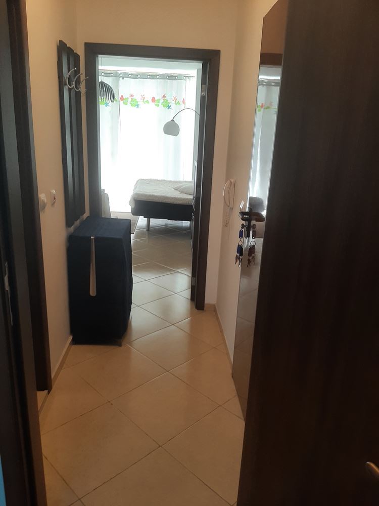 Двухкомнатная квартира в комплексе с бассейном близко от моря