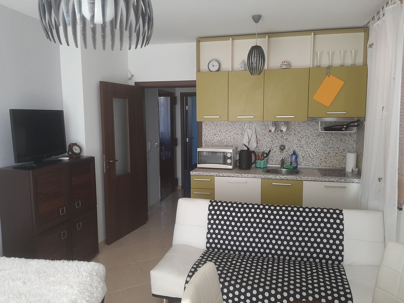 Двухкомнатная квартира в комплексе с бассейном близко от моря