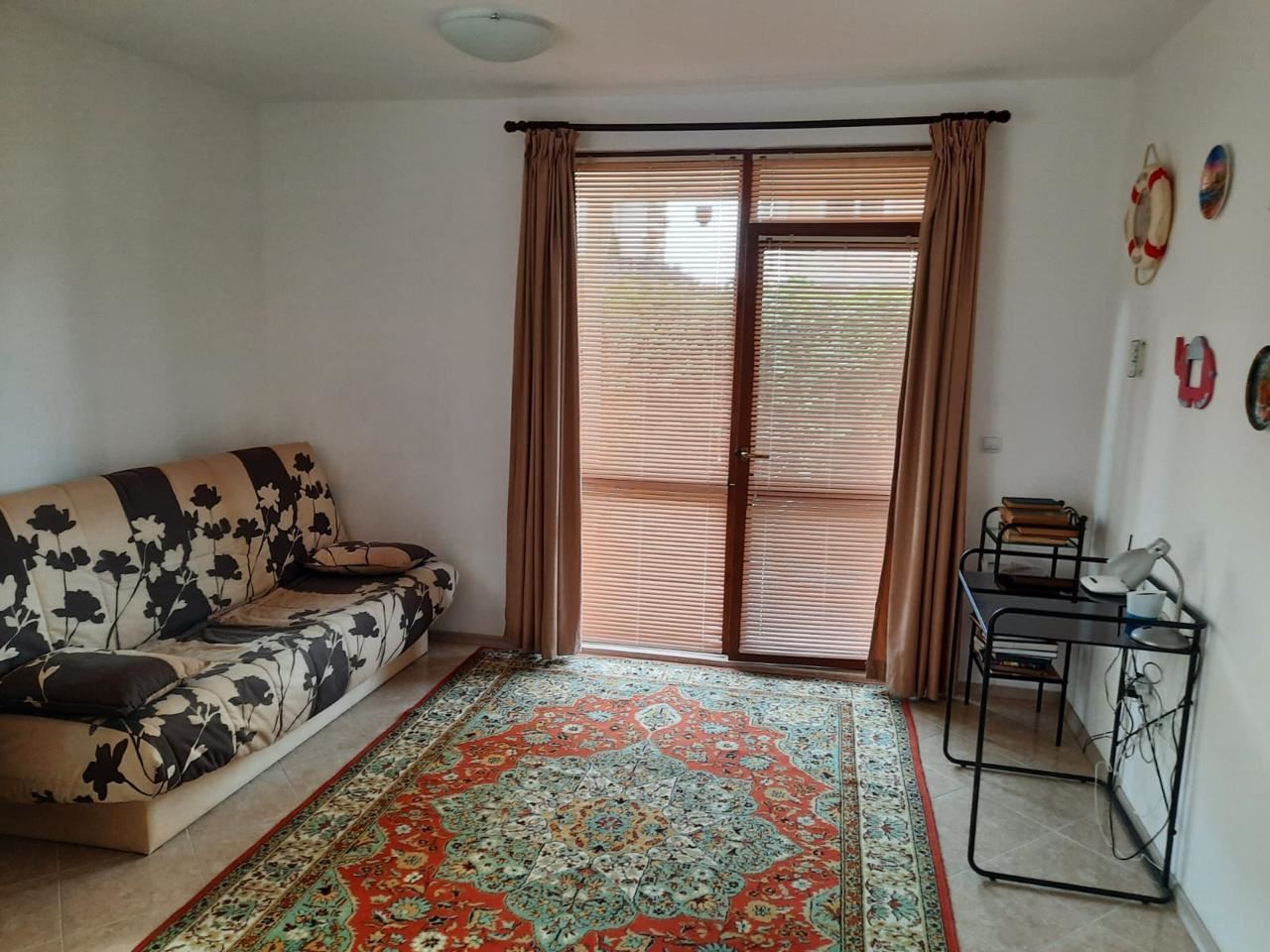 Двухкомнатная квартира в закрытом комплексе недалеко от моря