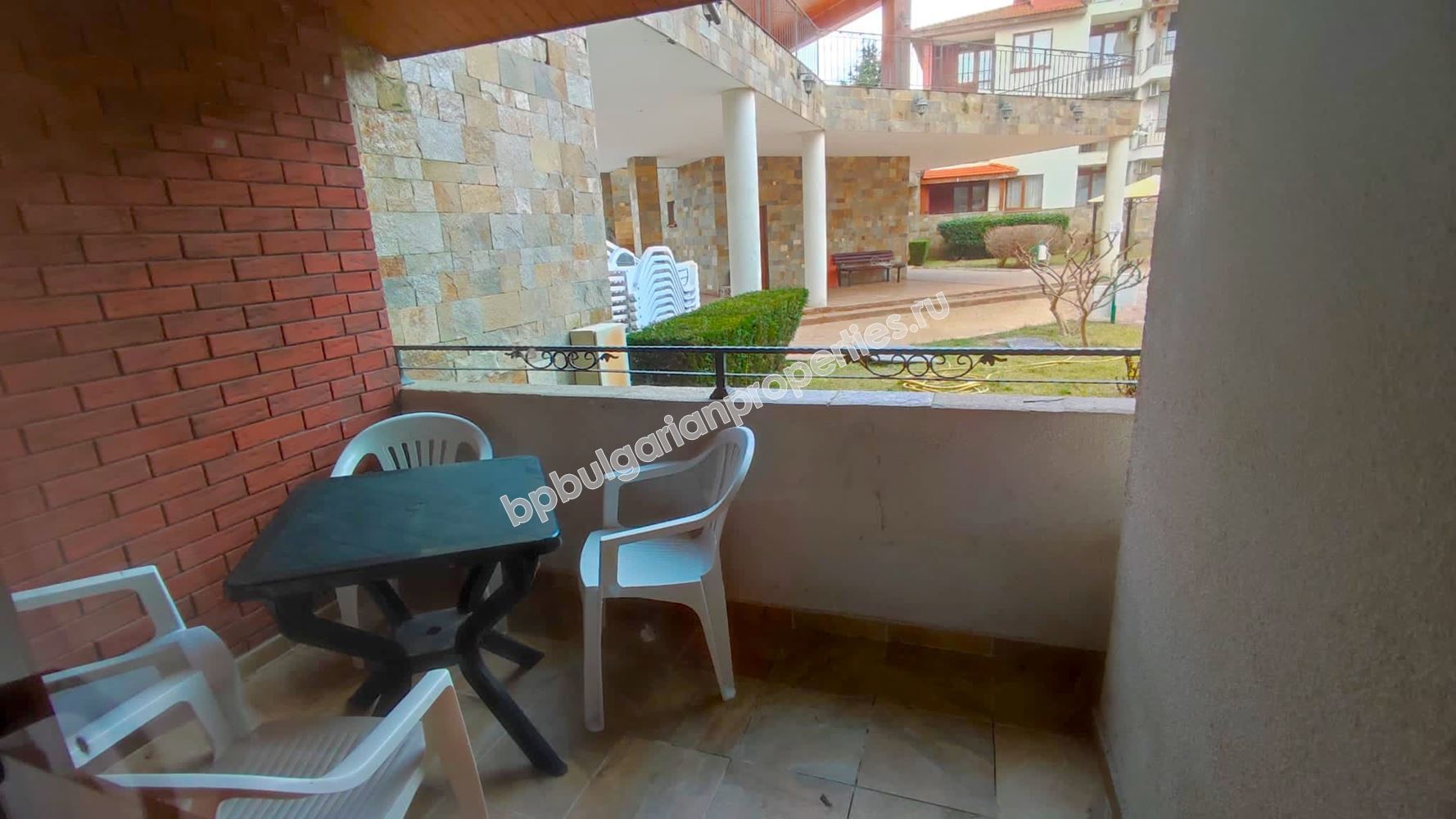 Двуспальный апартамент в закрытом комплексе в 200 м от пляжа