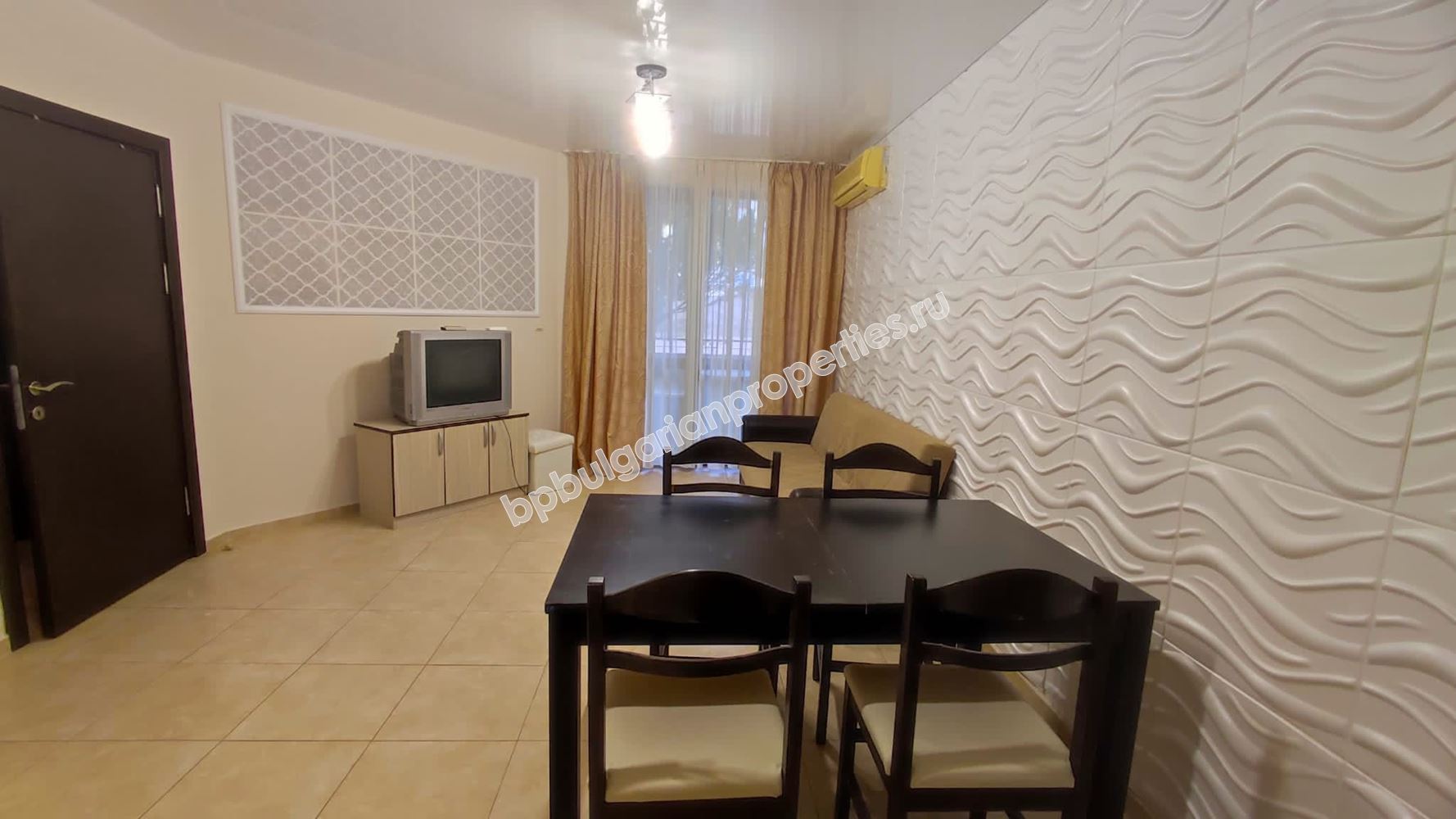 Двуспальный апартамент в закрытом комплексе в 200 м от пляжа