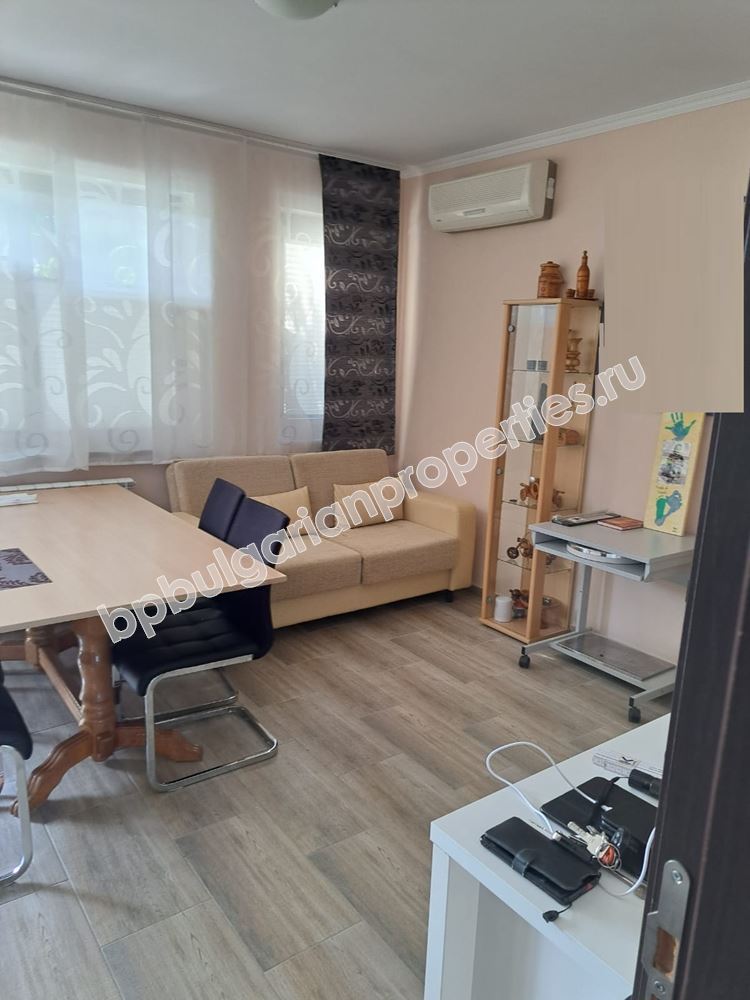 Двуэтажная вилла с видом на море в закрытом комплексе с бассейном Двуэтажная вилла с видом на море в закрытом комплексе с бассейном