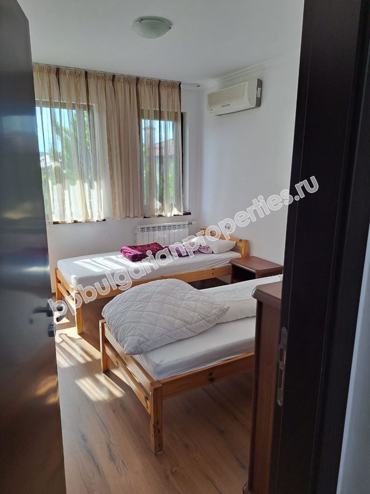 Двуэтажная вилла с видом на море в закрытом комплексе с бассейном Двуэтажная вилла с видом на море в закрытом комплексе с бассейном