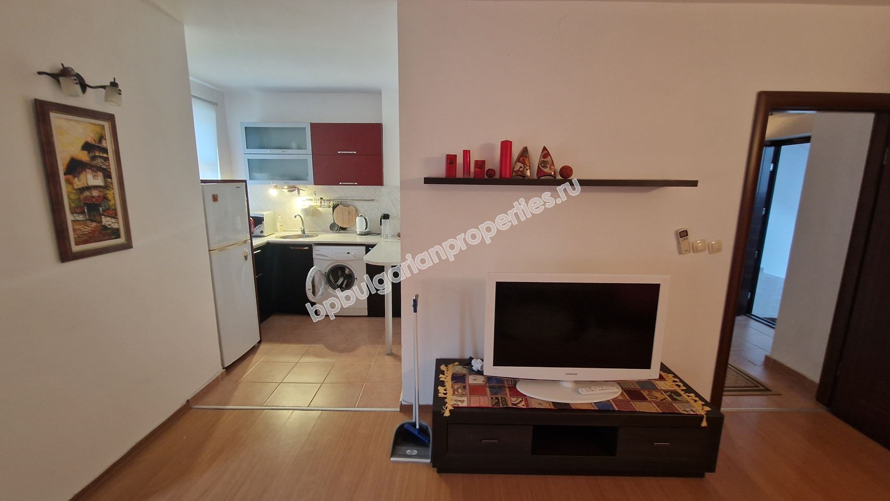 Просторный апартамент с паркоместом в жилом здании в Равда