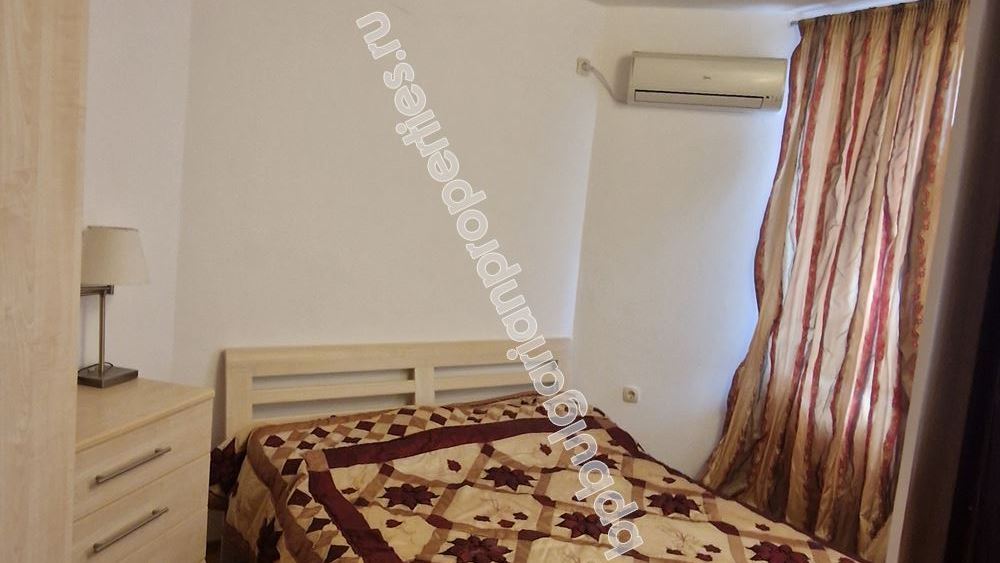 Просторный апартамент с паркоместом в жилом здании в Равда