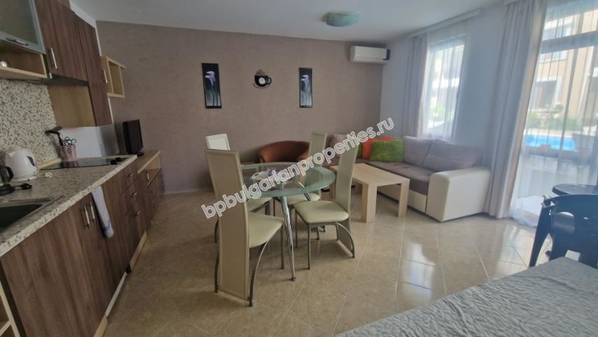 Меблированная двухкомнатная квартира в комплексе с бассейном в Равде Меблированная двухкомнатная квартира в комплексе с бассейном в Равде