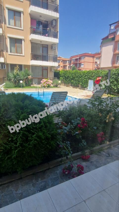 Меблированная двухкомнатная квартира в комплексе с бассейном в Равде Меблированная двухкомнатная квартира в комплексе с бассейном в Равде