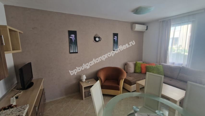 Меблированная двухкомнатная квартира в комплексе с бассейном в Равде Меблированная двухкомнатная квартира в комплексе с бассейном в Равде