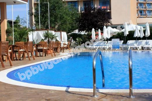 Квартиры люкс, первая линия к морю в курорте Солнечны берег