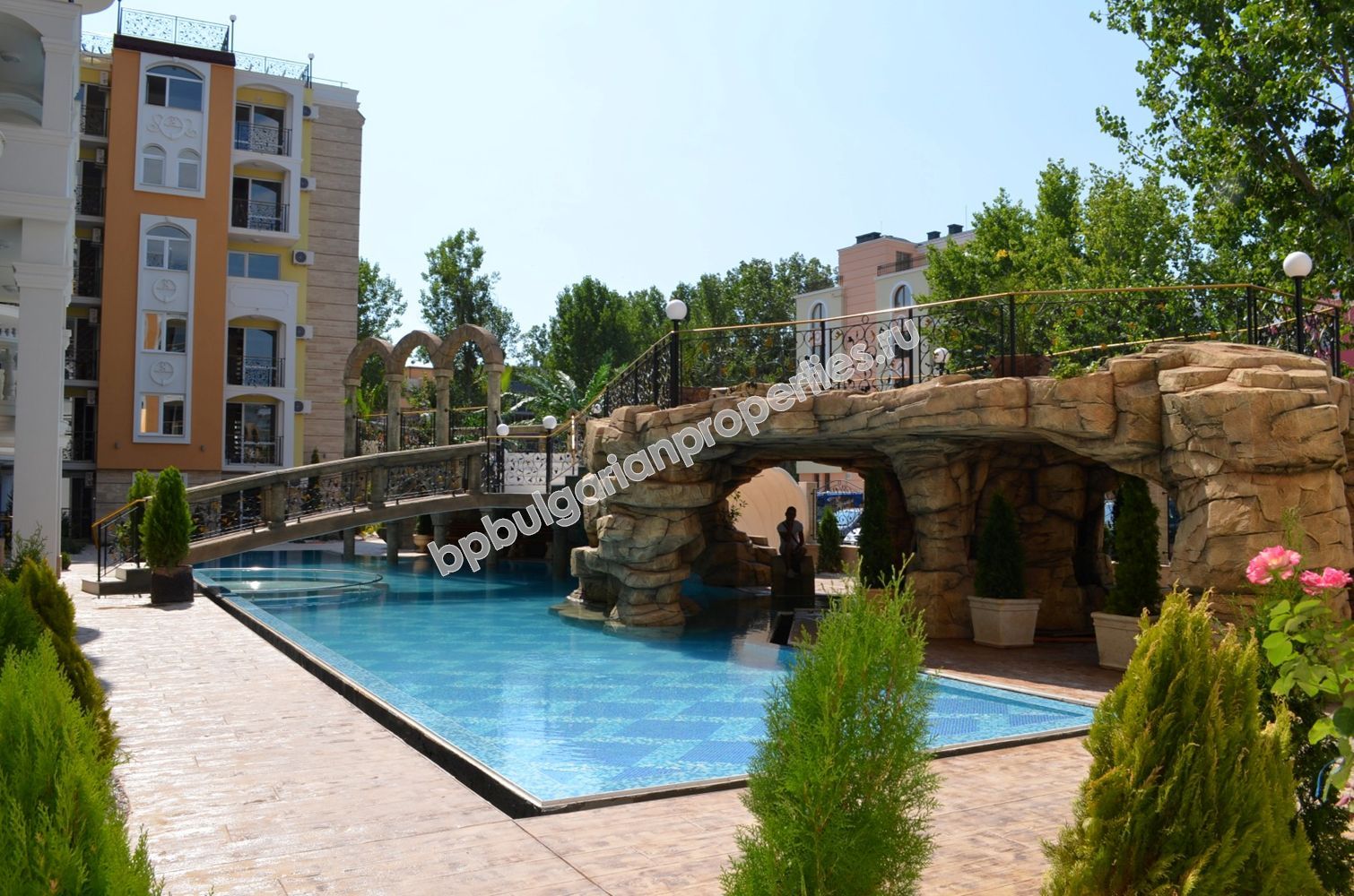 Люксовые меблированные квартиры на продажу в курорте Солнечный Берег