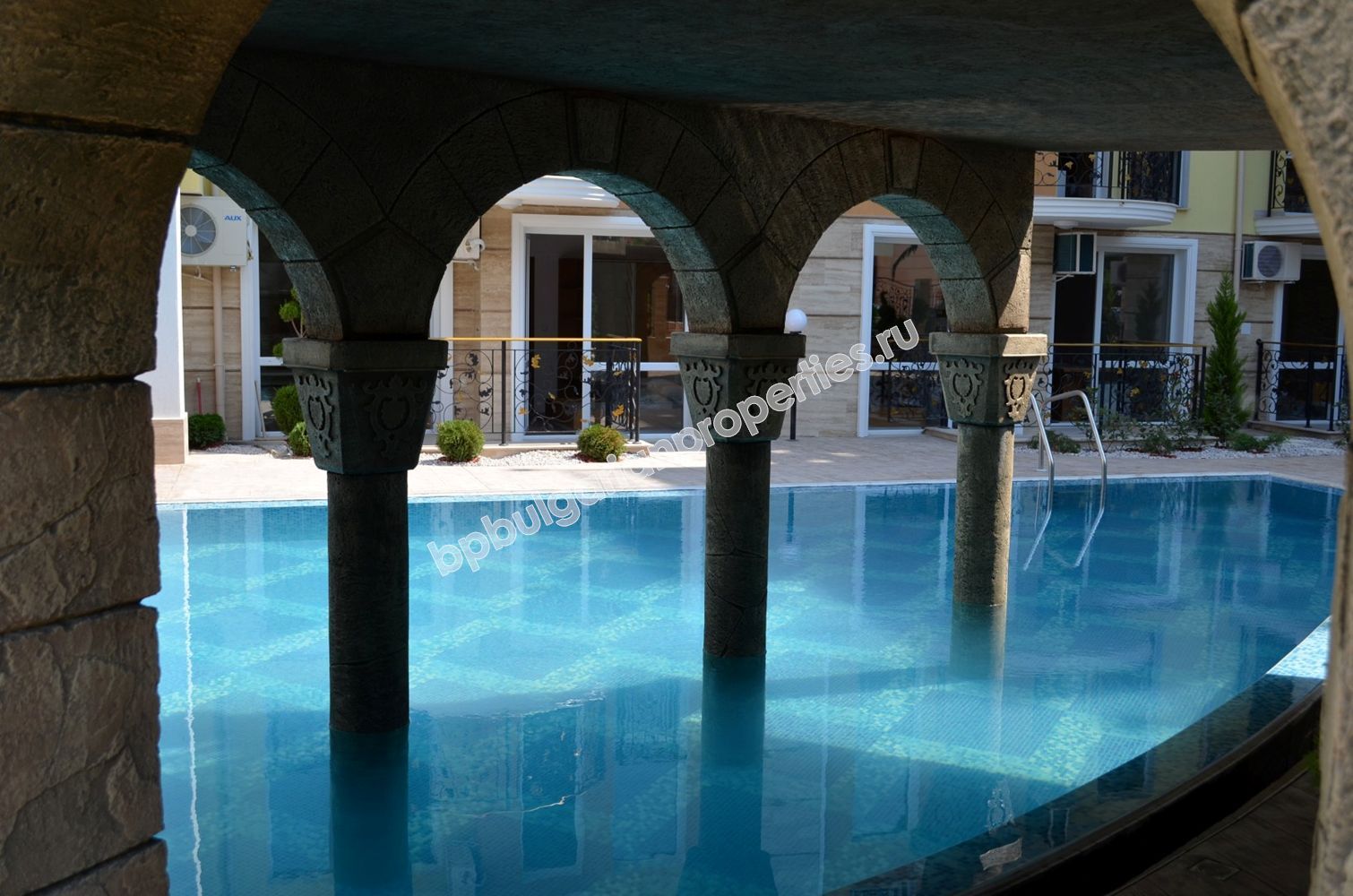 Люксовые меблированные квартиры на продажу в курорте Солнечный Берег