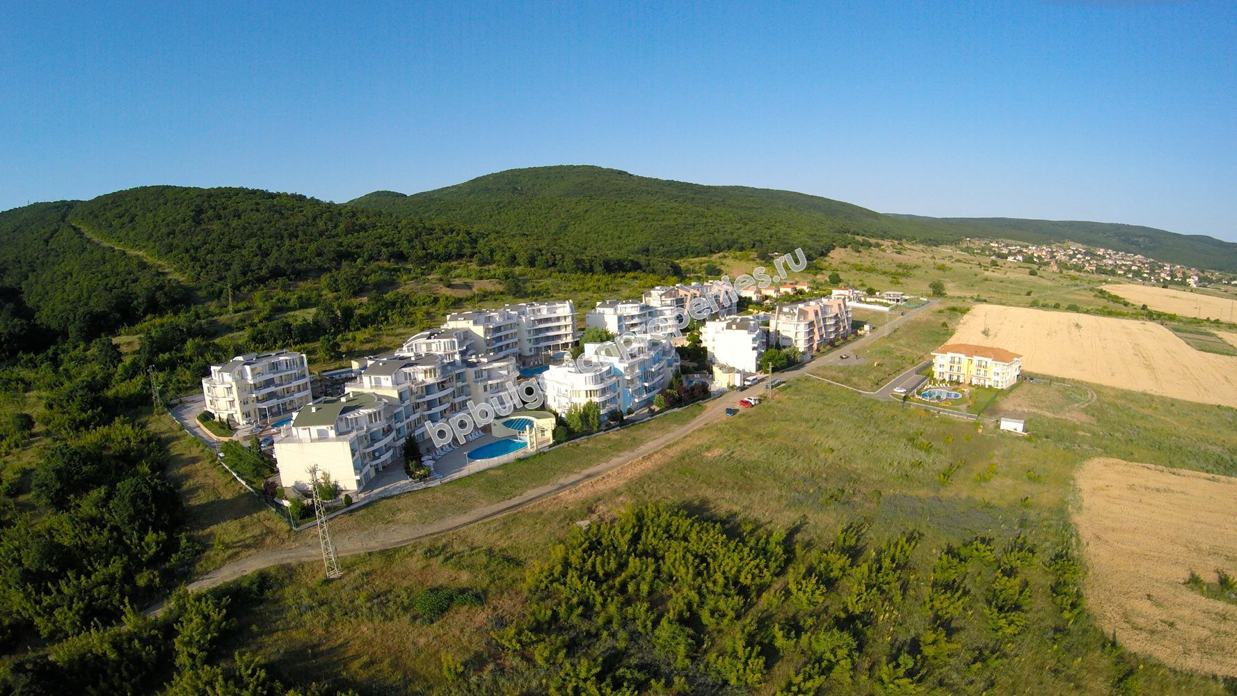 Двухкомнатная квартира на продажу в люксовый комплекс недалеко от к.к. Солнечный Берег