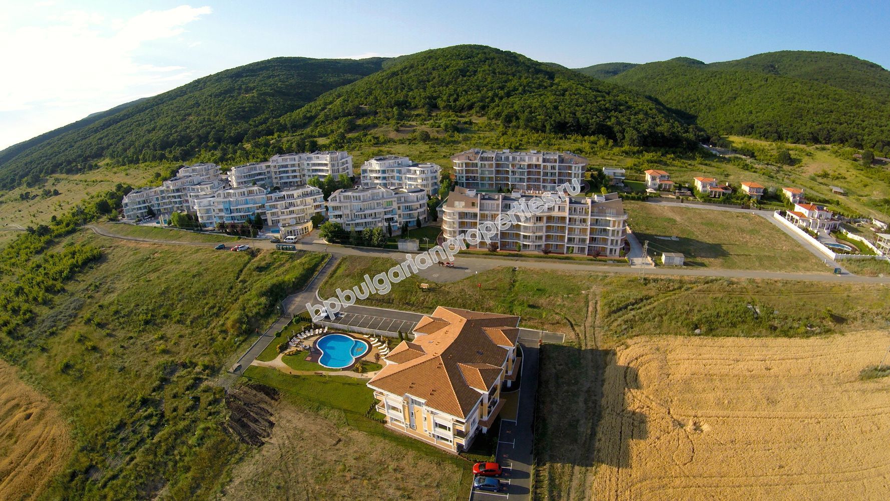 Двухкомнатная квартира на продажу в люксовый комплекс недалеко от к.к. Солнечный Берег