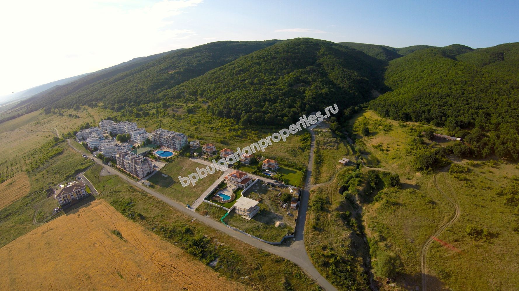 Двухкомнатная квартира на продажу в люксовый комплекс недалеко от к.к. Солнечный Берег