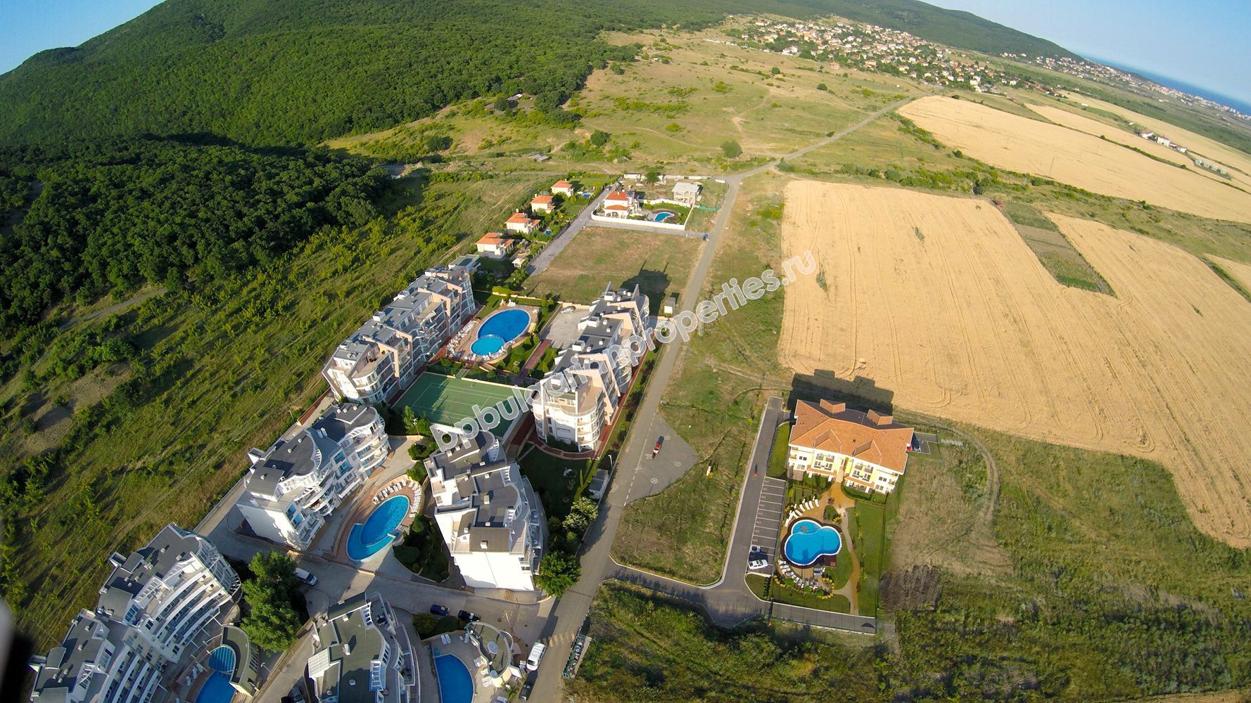 Двухкомнатная квартира на продажу в люксовый комплекс недалеко от к.к. Солнечный Берег