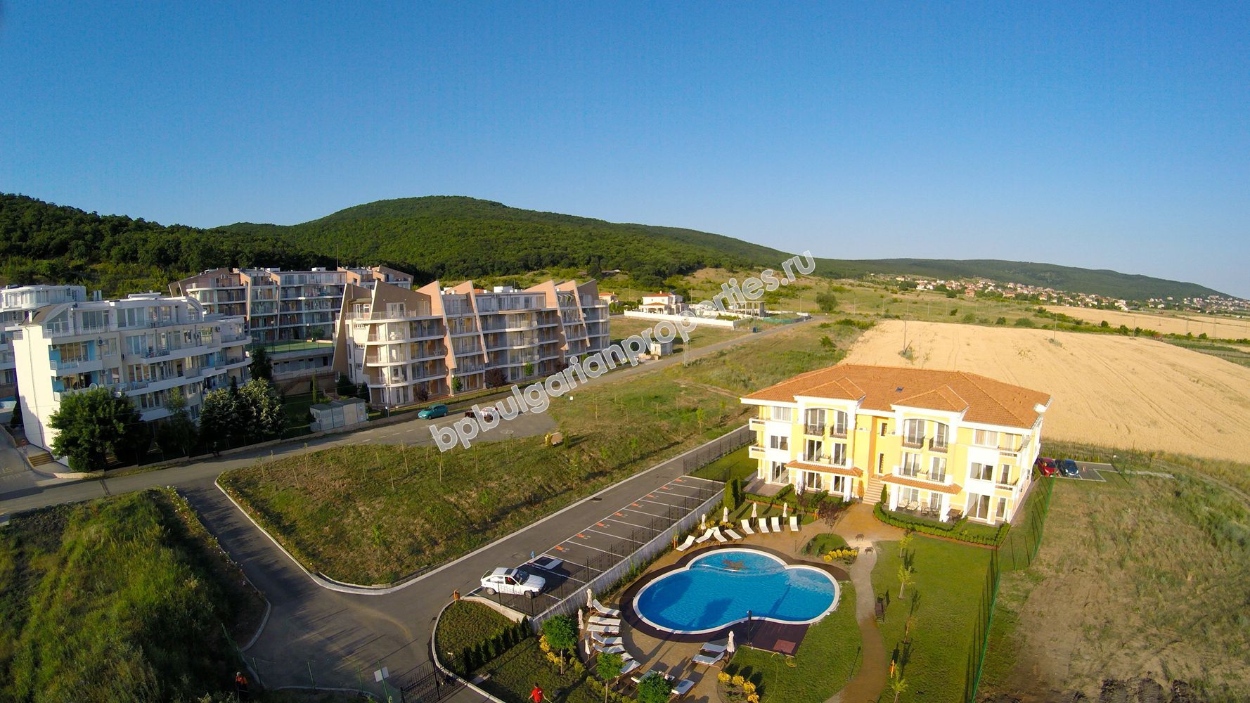 Двухкомнатная квартира на продажу в люксовый комплекс недалеко от к.к. Солнечный Берег