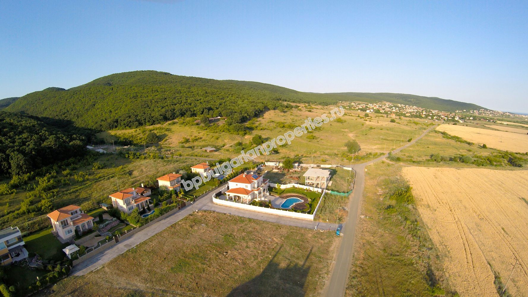 Двухкомнатная квартира на продажу в люксовый комплекс недалеко от к.к. Солнечный Берег