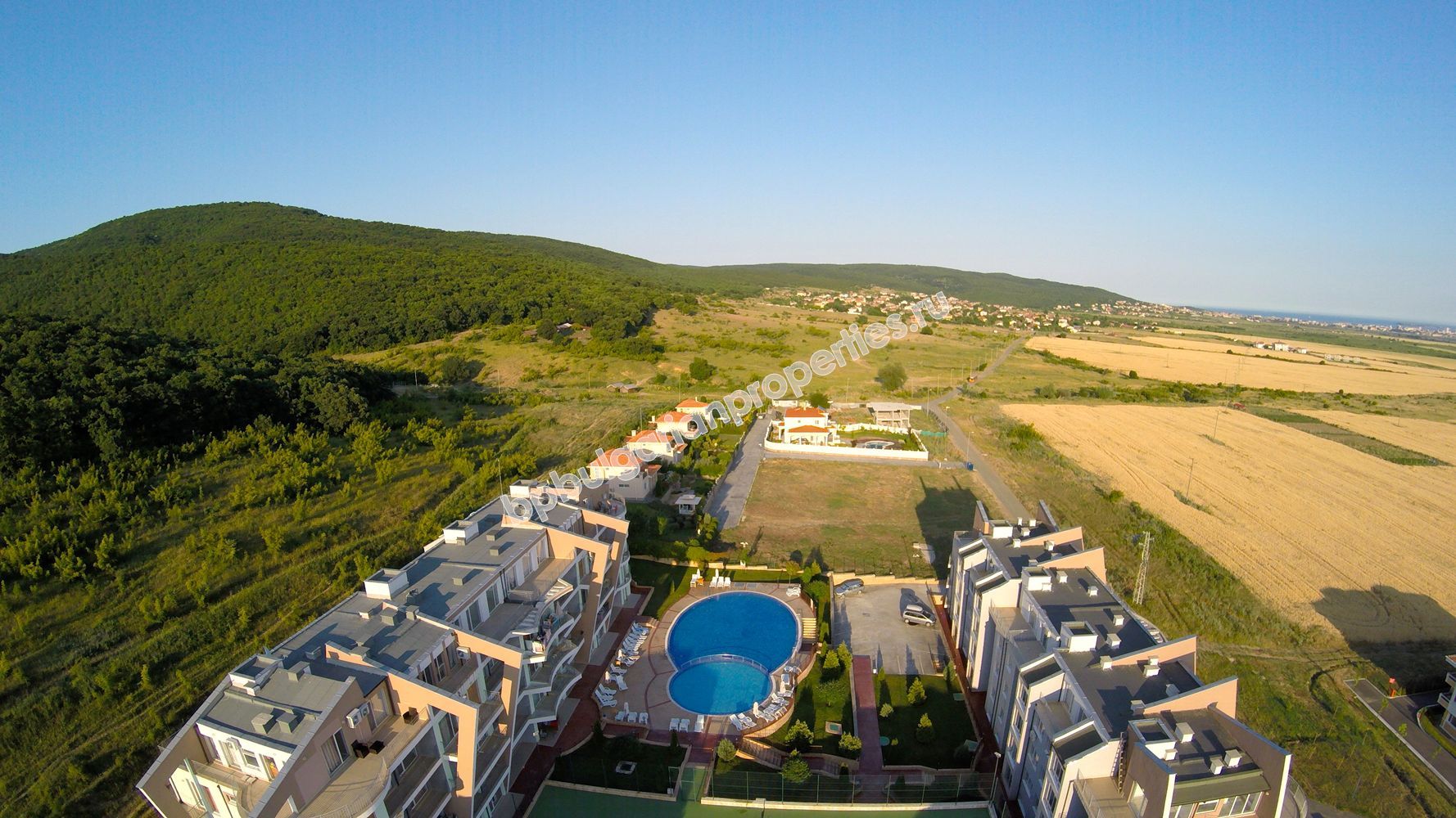 Двухкомнатная квартира на продажу в люксовый комплекс недалеко от к.к. Солнечный Берег