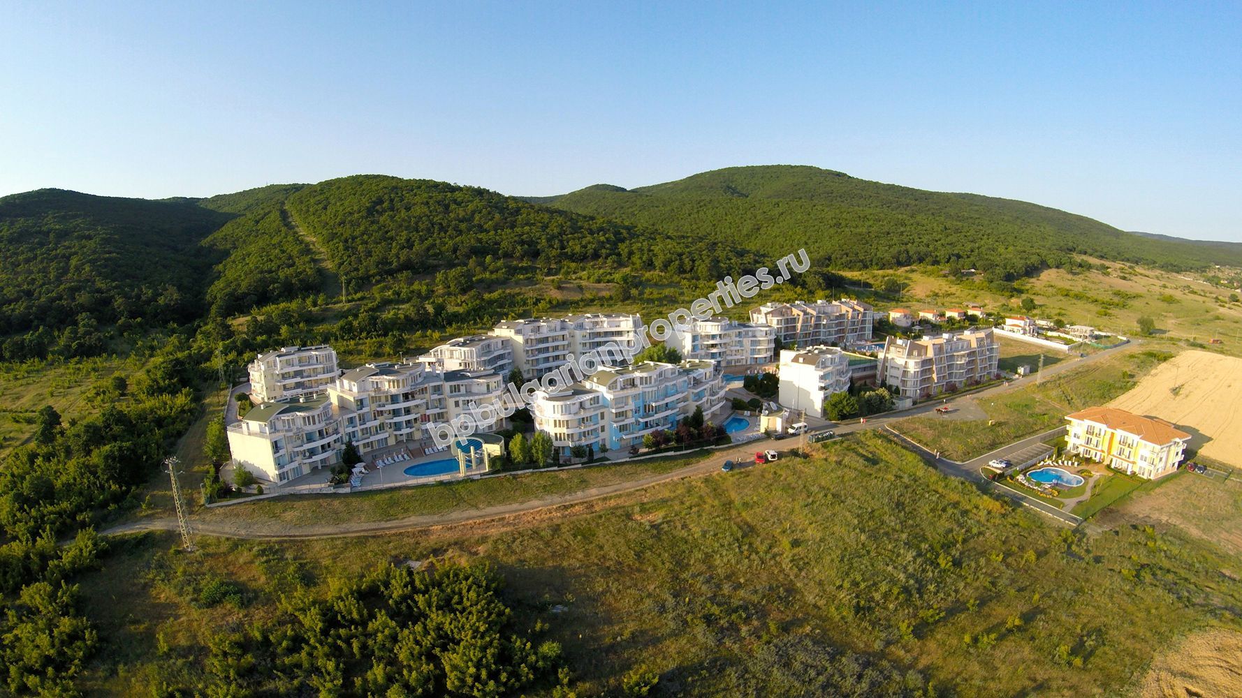 Двухкомнатная квартира на продажу в люксовый комплекс недалеко от к.к. Солнечный Берег