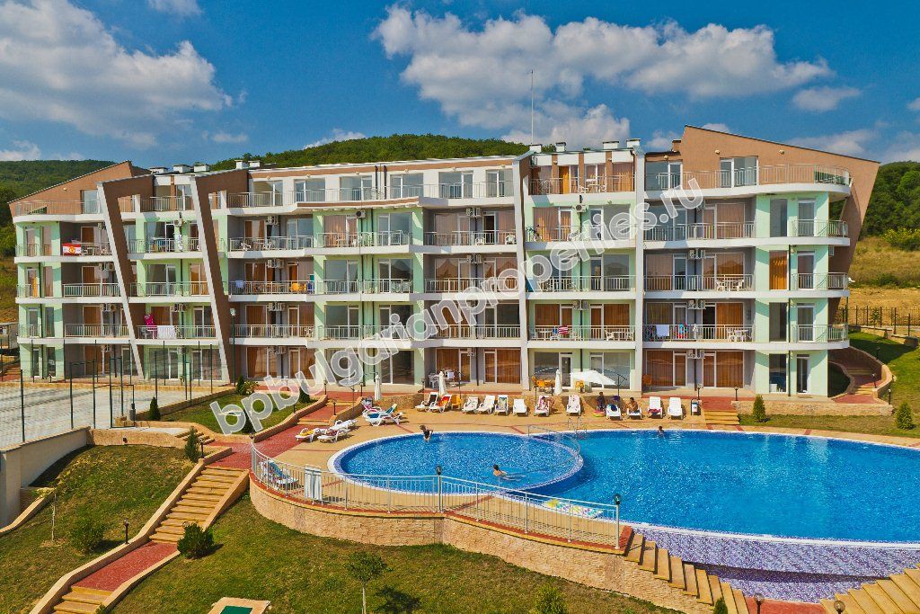 Двухкомнатная квартира на продажу в люксовый комплекс недалеко от к.к. Солнечный Берег