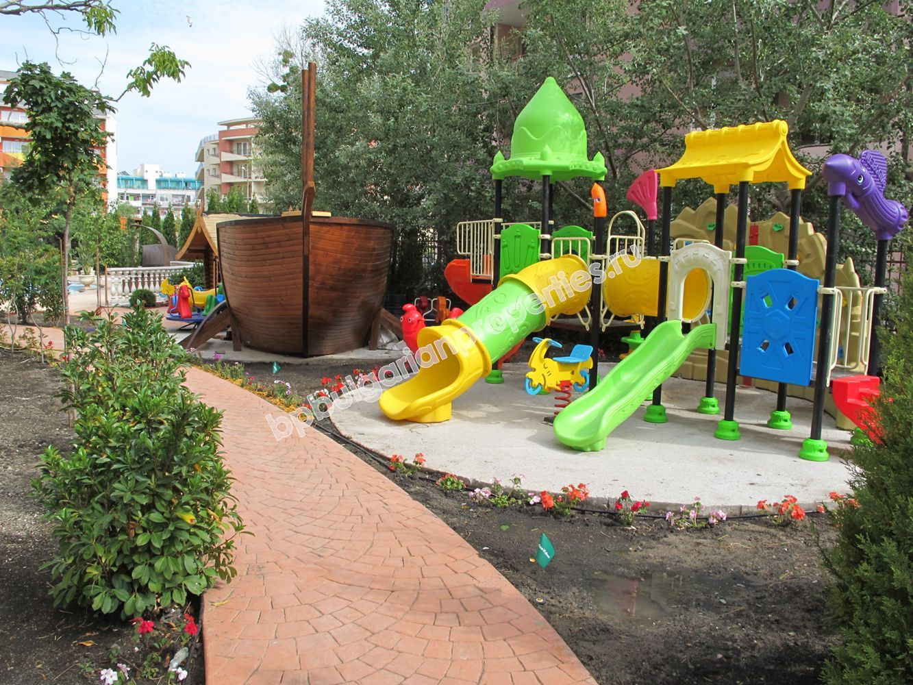 Люксовые квартиры на продажу в курорте Солнечный Берег Люксовые квартиры на продажу в курорте Солнечный Берег