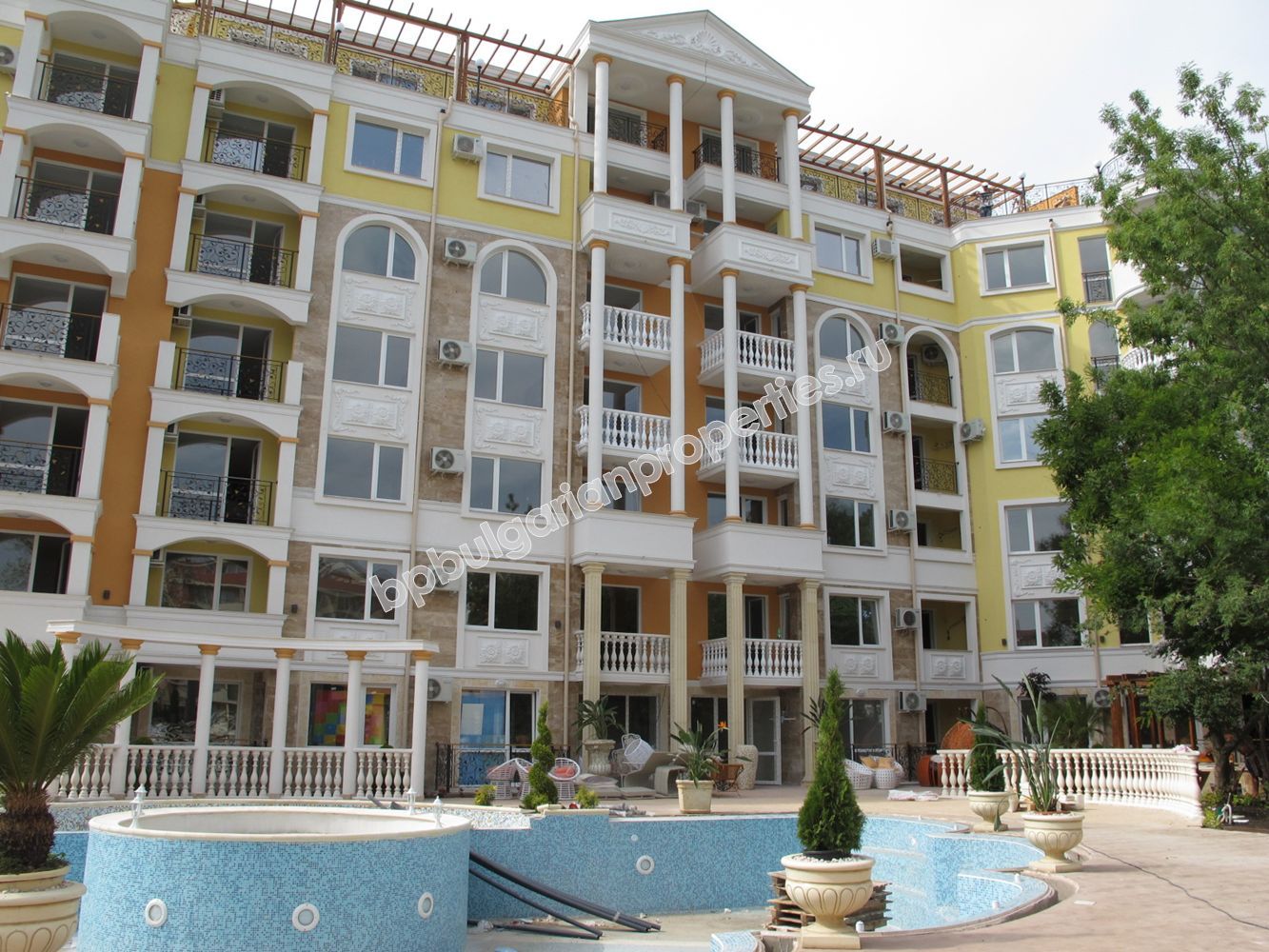 Люксовые квартиры на продажу в курорте Солнечный Берег Люксовые квартиры на продажу в курорте Солнечный Берег