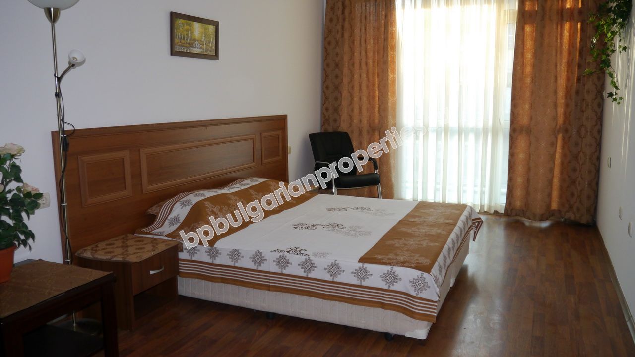 Односпальная роскошно меблированная квартира в Несебре