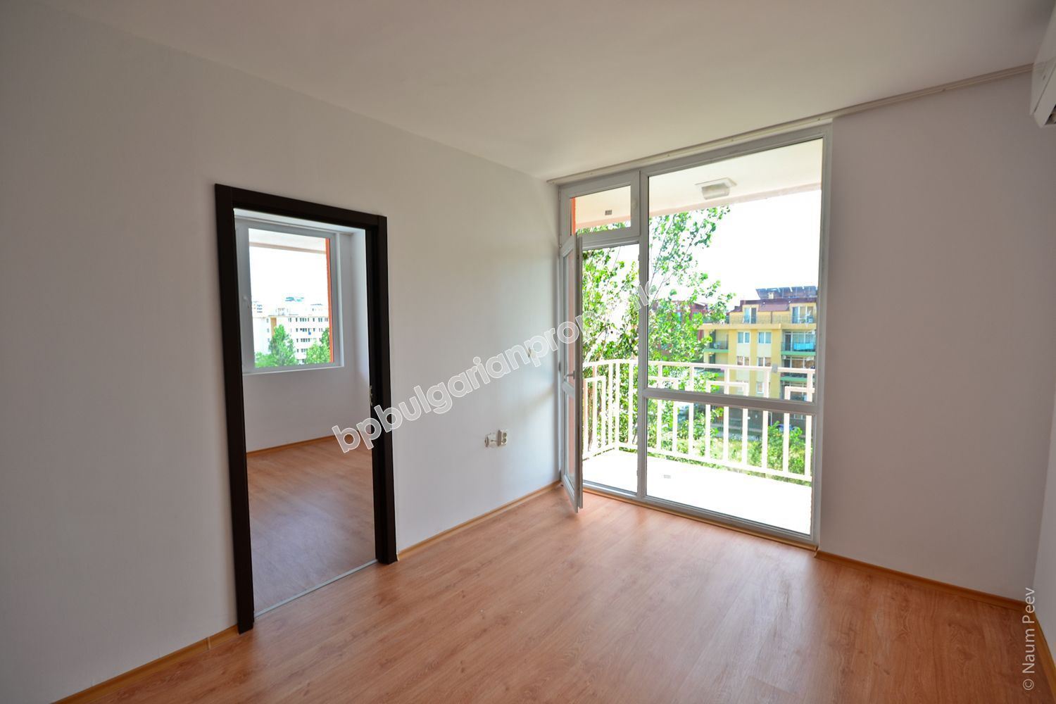 Апартаменты для продажи в курорте Солнечный берег