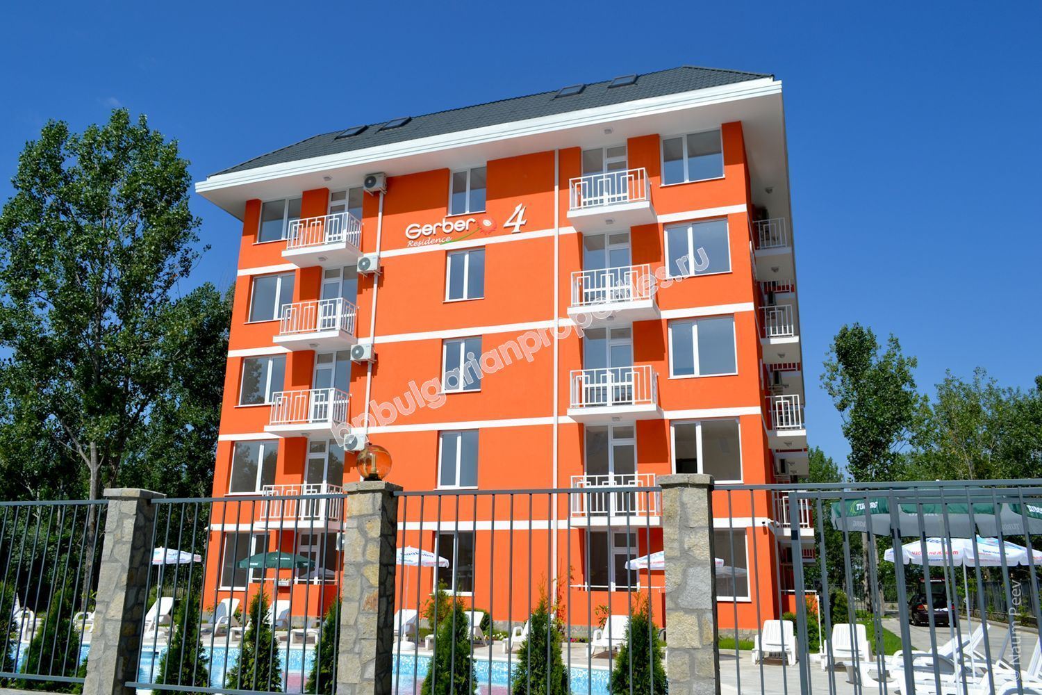 Апартаменты для продажи в курорте Солнечный берег