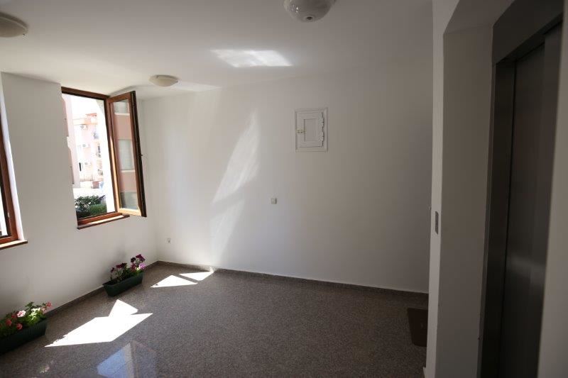 Меблированная двухкомнатная квартира близко от моря в  Равда