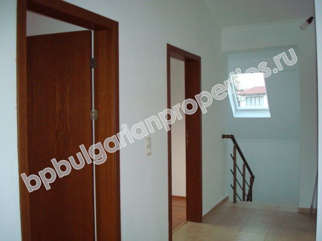 Двухэтажный дом на продажу в деревне Варвара