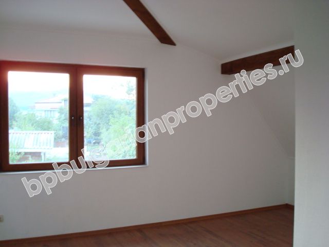 Двухэтажный дом на продажу в деревне Варвара