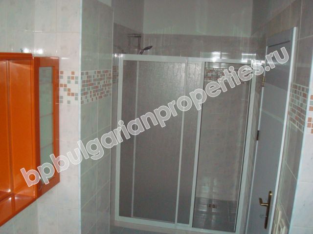 Двухэтажный дом на продажу в деревне Варвара