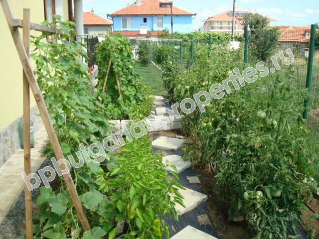 Двухэтажный дом на продажу в деревне Варвара